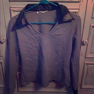 Black/white herringbone top